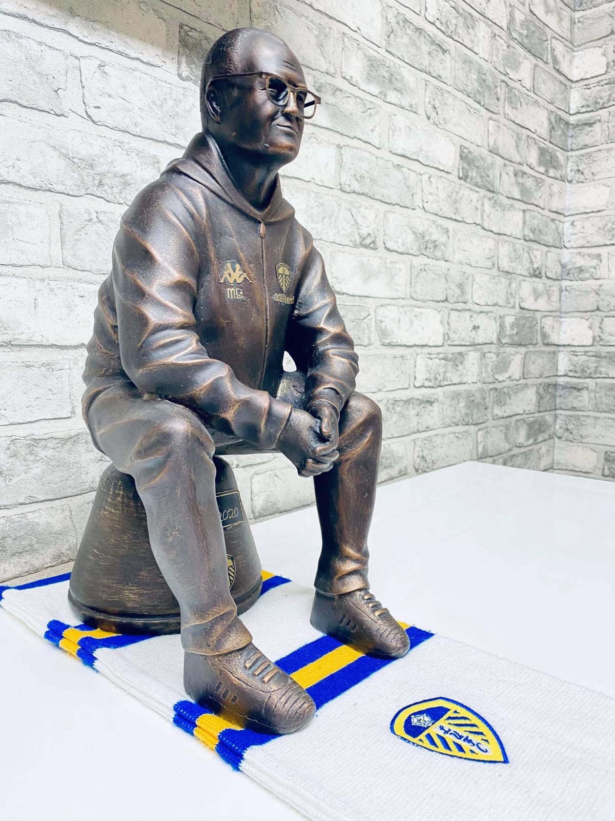 King of the North LUFC Marcelo Bielsa Sculpture
